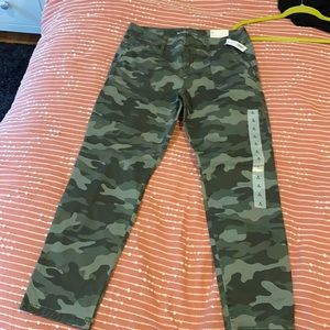 Camo ankle length pants size 8 w/ tags